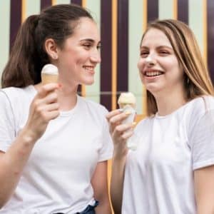 How to Get a Girlfriend As a Girl